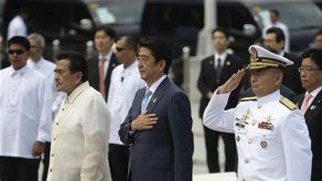 Japón da su apoyo a Filipinas en disputa con China