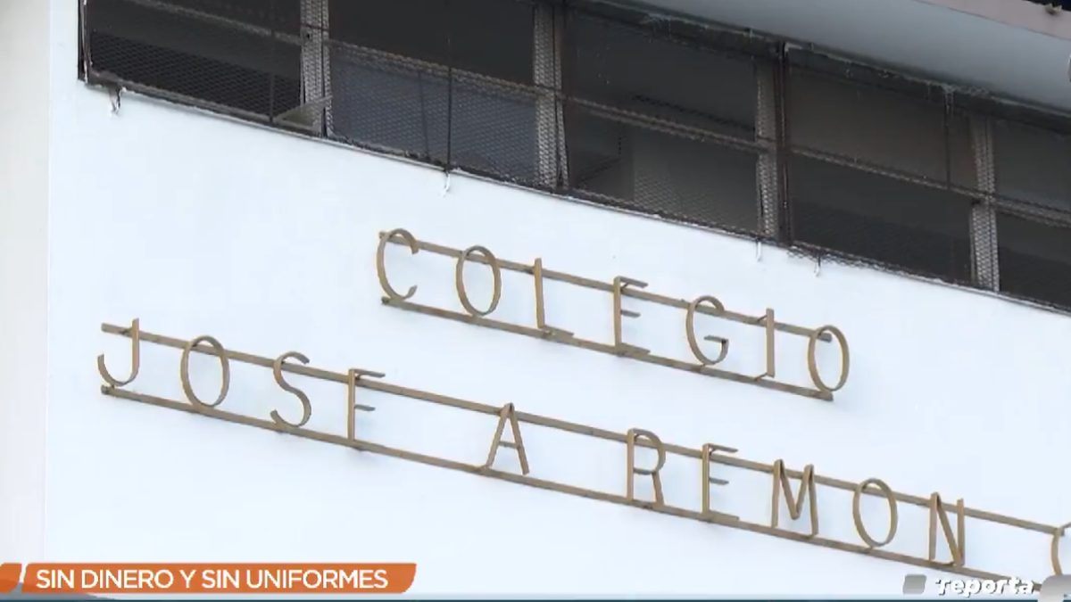 Acudientes del José Antonio Remón Cantera, reclaman devolución de dinero. Acudientes del José Antonio Remón Cantera, reclaman devolución de dinero.