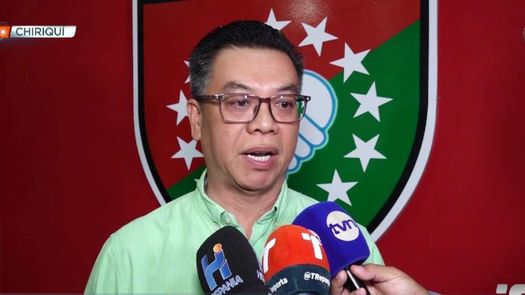 Alfonso Mou, presidente de la Asociación China de Chiriquí, reacciona a la demolición del monumento chino. Alfonso Mou, presidente de la Asociación China de Chiriquí, reacciona a la demolición del monumento chino.