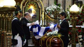 Los restos de Galeano son cremados en una ceremonia íntima