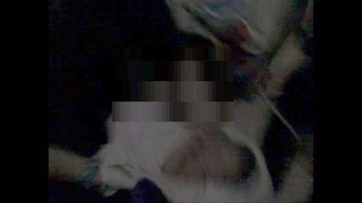 Policía española rescata con vida a bebé de dos días tirado a un desagüe