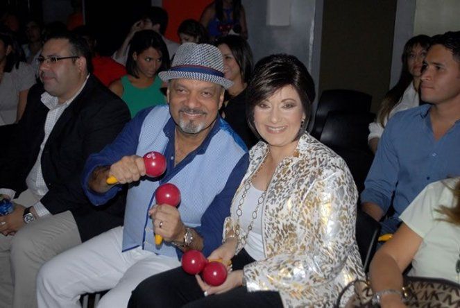 Estreno de Pelaos con Salsa