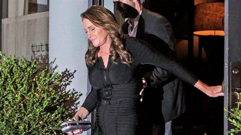 Caitlyn Jenner rompe a llorar al recoger su premio ESPY