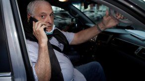 El expresidente panameño Ricardo Martinelli llega para una audiencia del juicio en su contra por espionaje en la sede del Sistema Penal Acusatorio en Ciudad de Panamá (Panamá). Martinelli se enfrenta a un juicio por un caso de espionaje político, conocido como pinchazos, durante su mandato (2009-2014).