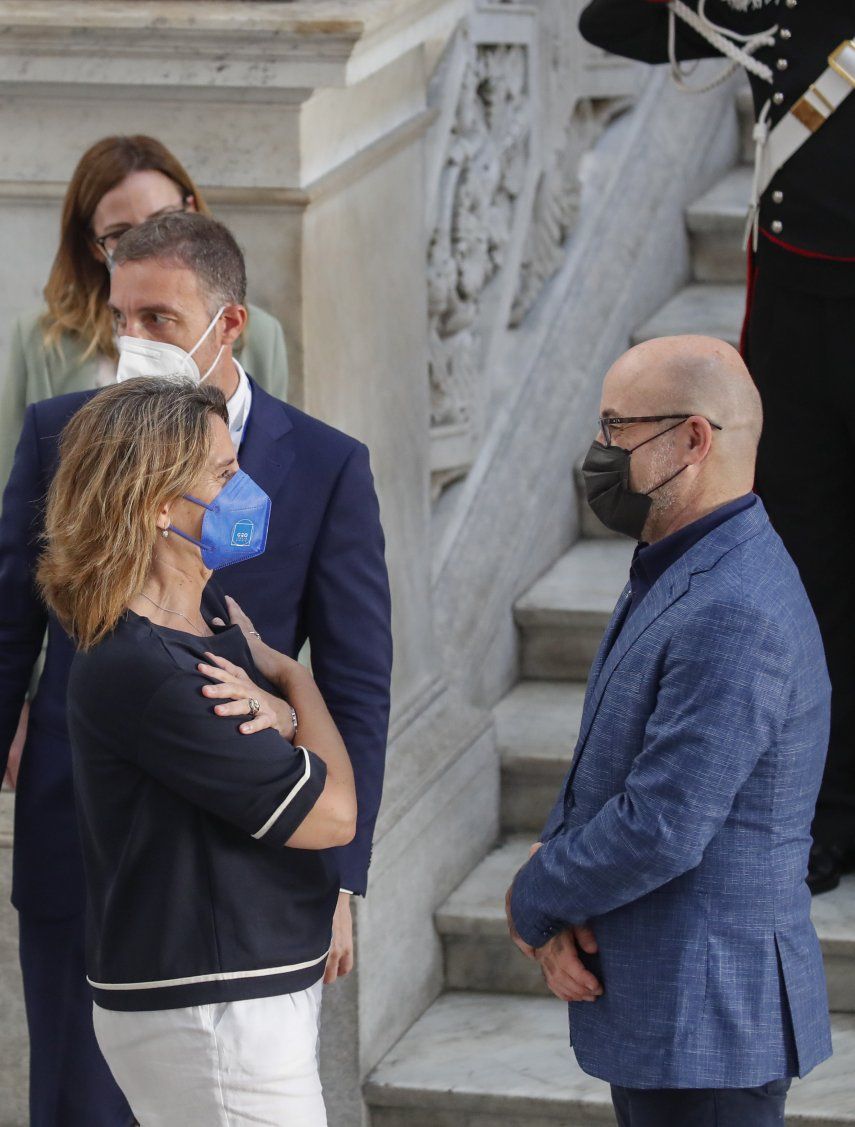 Los ministros de ambiente&nbsp; se reúnen en momentos que incendios forestales arrasan enormes extensiones de tierras resecas en el oeste de Estados Unidos y Siberia.