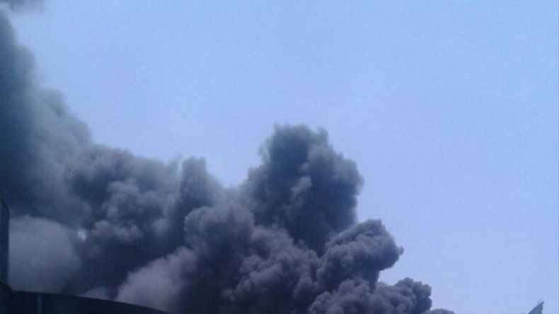 Bomberos controlan incendio registrado en puerto de Manzanillo