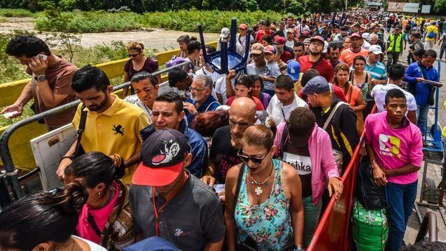 Cabello dice que emigración venezolana no es por culpa de la revolución