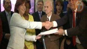 Revelan decenas de errores en los símbolos patrios