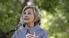 Hasta 305 correos de Clinton con posibles datos secretos