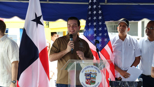 Embajador de EE.UU. dona equipo médico en Azuero Embajador de EE.UU. dona equipo médico en Azuero