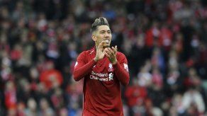 Lesión de Firmino inquieta en Liverpool