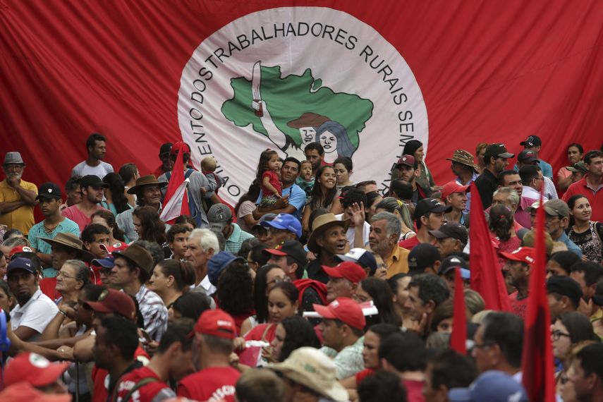 Los procesos de Título Brasil suelen comenzar con alcaldes rurales que acuden al gobierno federal en nombre de campesinos locales.