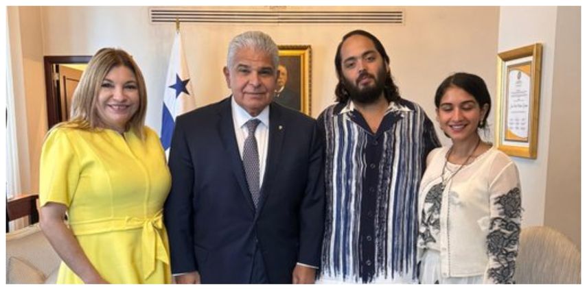 Se dice que la feliz pareja millonaria andan en dos aviones.