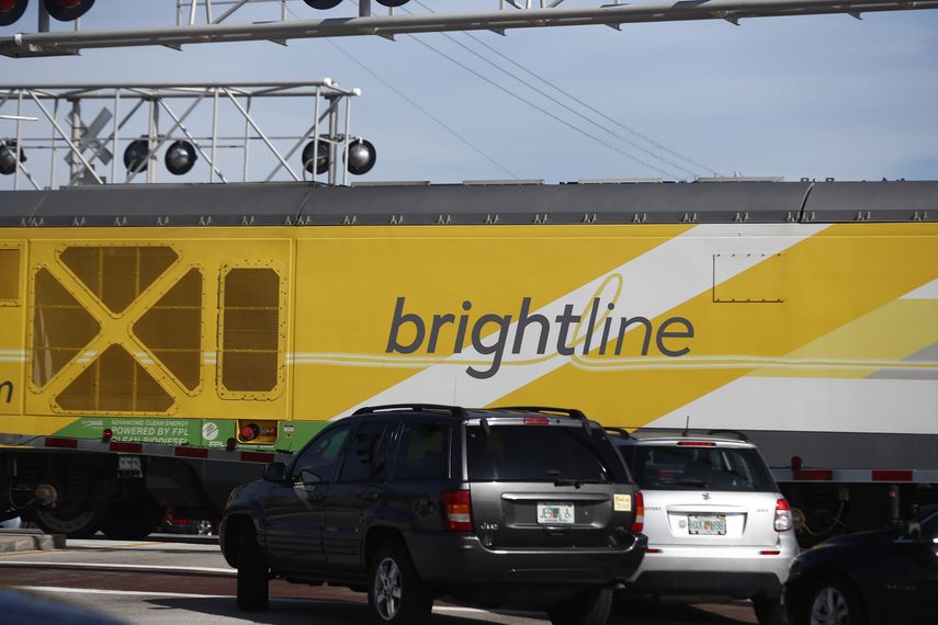 Brightline ha instalado detectores infrarrojos en las vías a fin de avisarle a los conductores para que frenen.