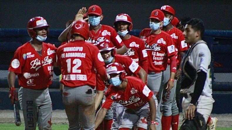 Coclé y Herrera en la serie final del Béisbol Juvenil 2021.