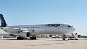 Foto de archivo de avión de Lufthansa.