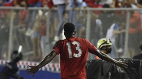 Panamá remonta ante El Salvador en el Rommel Fernández