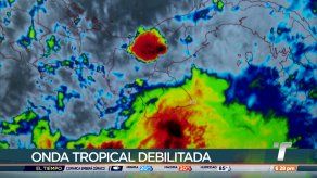 {alttext(,Se debilita la onda tropical #1 en Panamá)}