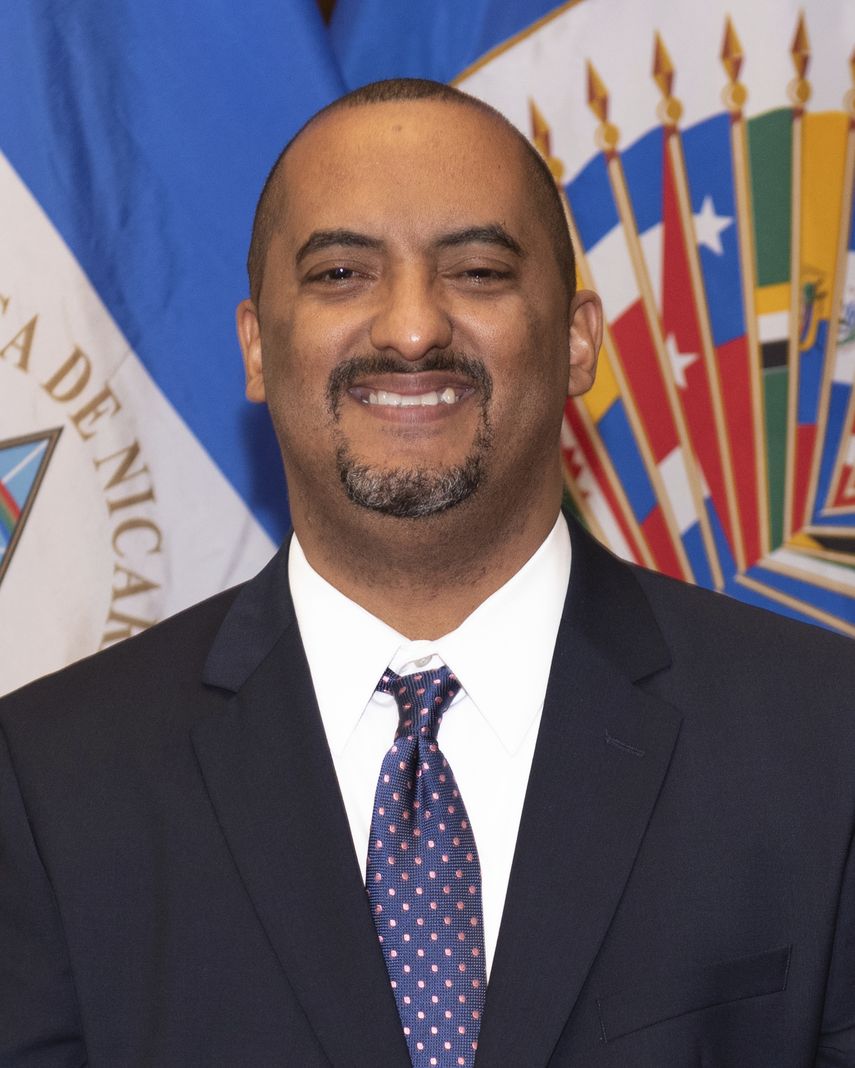 Arturo McFields