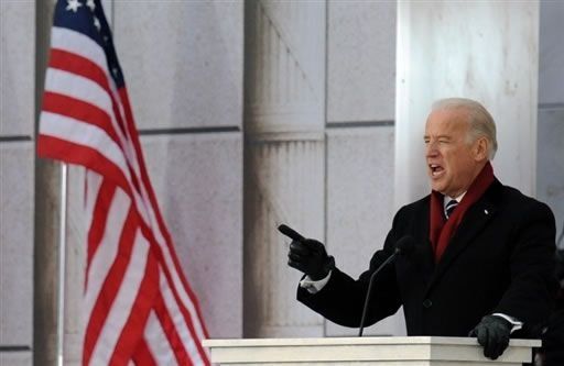 Biden y Ryan llegan a la universidad de Danville para su debate