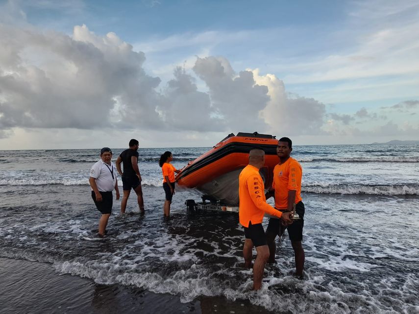 Llos voluntarios ambientales del Grupo Saracunde Pescas de María Chiquita