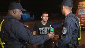 Aprehenden a sujeto tras intentar evadir retén policial en la 24 de Diciembre