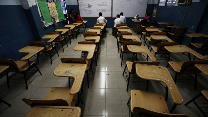 Docentes proclaman éxito de paro educativo contra alza eléctrica en Panamá
