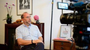 Descubridor del Ébola no teme epidemia importante fuera de África