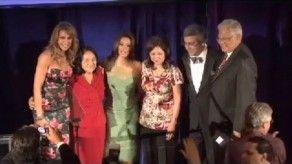 Eva Longoria reafirma su compromiso con la inmigración en los premios Maldef