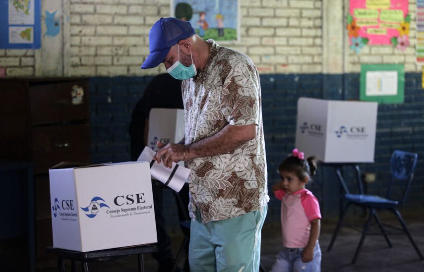 El gobierno español denunció además la ausencia de oposición en los comicios y la persecución o veto a periodistas locales e internacionales.