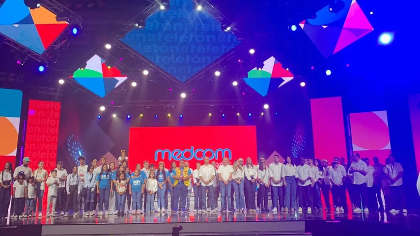 Teletón 20-30 recibe donación de B/.100,000.00 por parte de Medcom Teletón 20-30 recibe donación de B/.100,000.00 por parte de Medcom