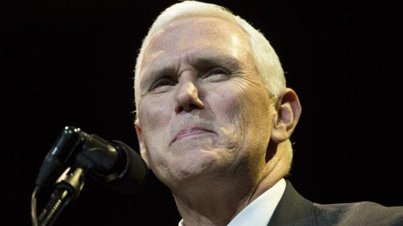 Pence dice que hay varias maneras para que México pague el muro de Trump