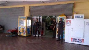 Custodian sucursales de Super 99 ante amenazas de saqueos