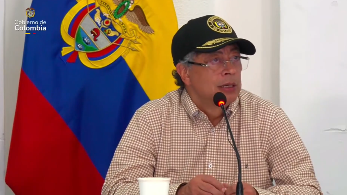 Presidente de Colombia, Gustavo Petro, asegura que escapó de un intento de asesinato en helicóptero Presidente de Colombia, Gustavo Petro, asegura que escapó de un intento de asesinato en helicóptero