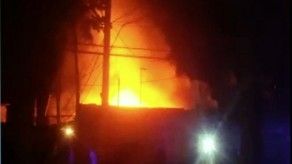 Incendio en Río Alejandro de Colón consume más de 10 viviendas
