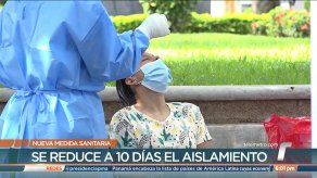 Autoridades reducen el aislamiento para los contagiados por COVID-19