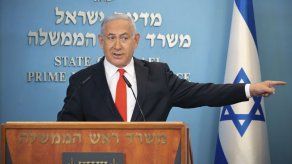 AP- TIA GOLDENBERG y ARON HELLER