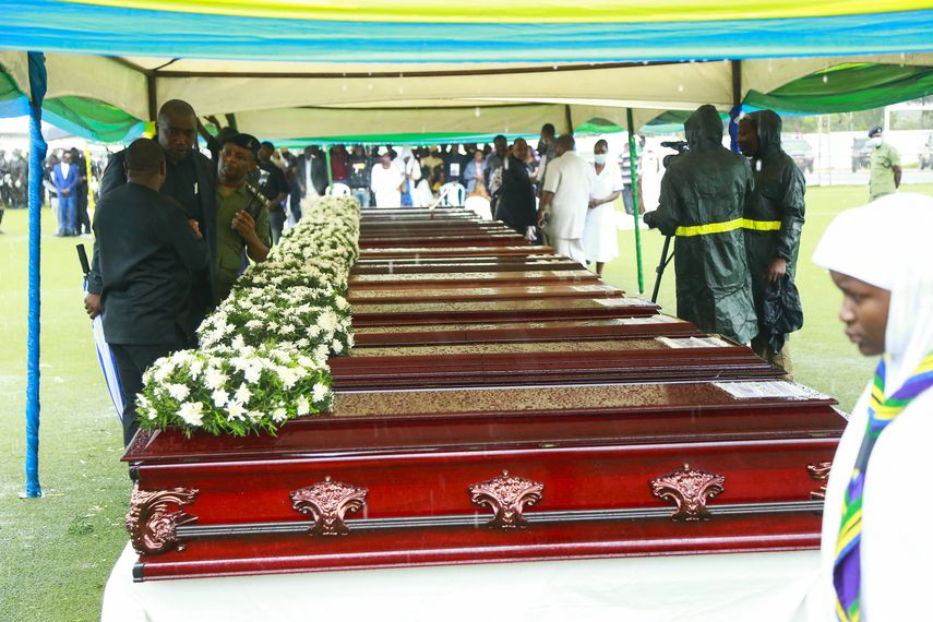 El accidente aéreo se atribuyó al mal tiempo.