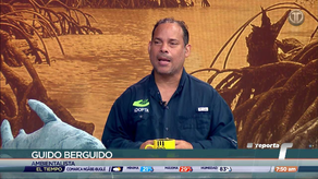 Guido Berguido, de la Asociación Adopta Bosque, presenta la demanda contra el proyecto del Puerto Barú.