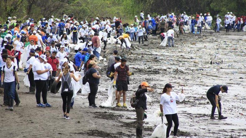 Activistas de Panamá claman que cada uno se haga responsable de sus desechos