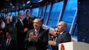 Putin y Erdogan celebran gasoducto que conecta ambos países