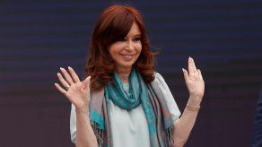 Juez lleva a juicio a Cristina Fernández en plena campaña electoral