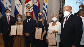 El Foro Regional de la Mujer de Impacto se celebró este martes en la sede del Parlatino y conmemoró la importancia de la mujer panameña enla sociedad.