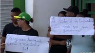Familiares del capitán desaparecido tras naufragio en Puerto Caimito piden reforzar búsqueda. Familiares del capitán desaparecido tras naufragio en Puerto Caimito piden reforzar búsqueda.