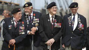 Honran a los veteranos de guerra en el aniversario del Día D