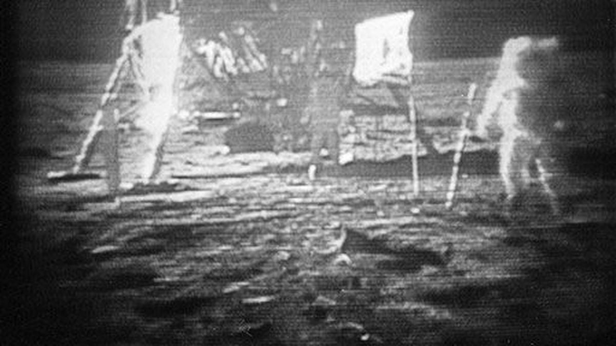 Fallece Neil Armstrong, primer hombre en pisar la Luna