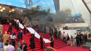Protesta contra feminicidios en Cannes