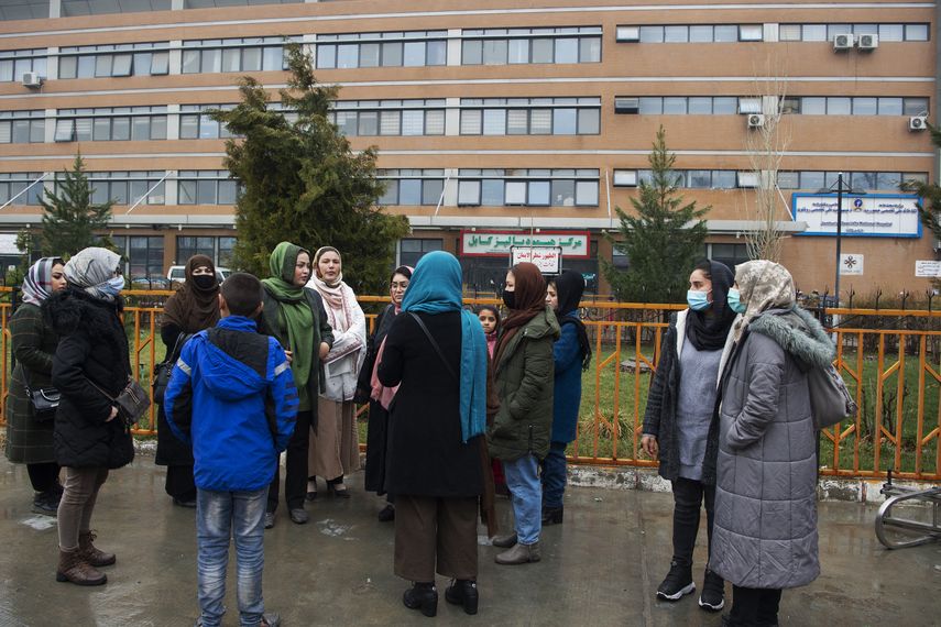 Mujeres activistas en Afganistán organizaron un día de donación de sangre para conmemorar el Día de la Mujer.