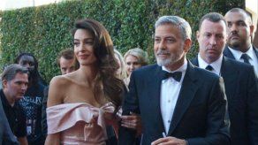 Amal Clooney no se separó de su marido tras el accidente que sufrió en Cerdeña