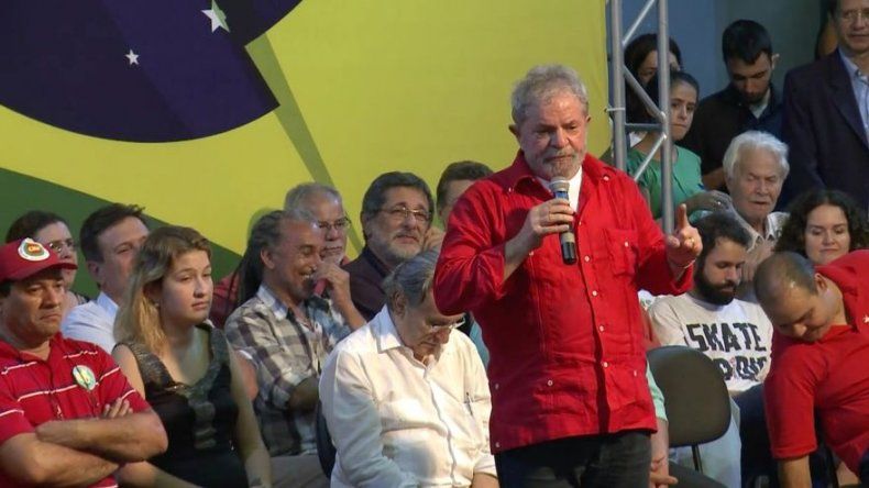 Lula Da Silva es detenido por la policía brasileña por caso de corrupción